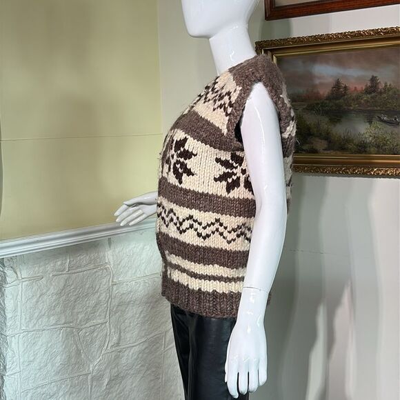 Authentic 100% Wool Cowichan Sweater Zippered Vest - Picture 6 of 12